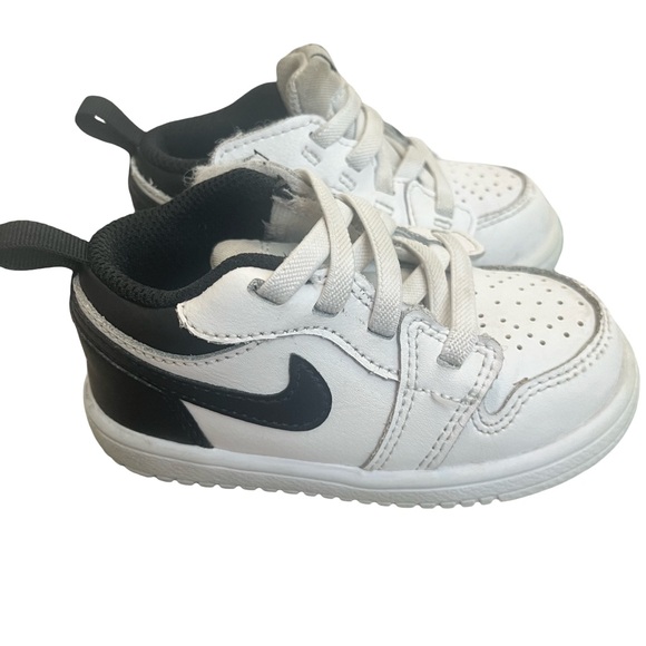 Nike Jordan 1 Low ALT Toddler White/Black. Size:6c. Comes with box. - Picture 1 of 8